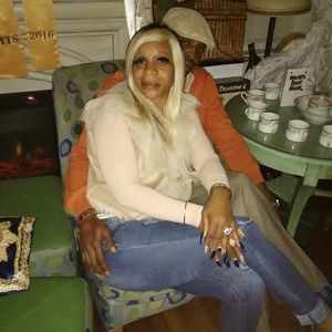 Meet your Posher, Lashundra